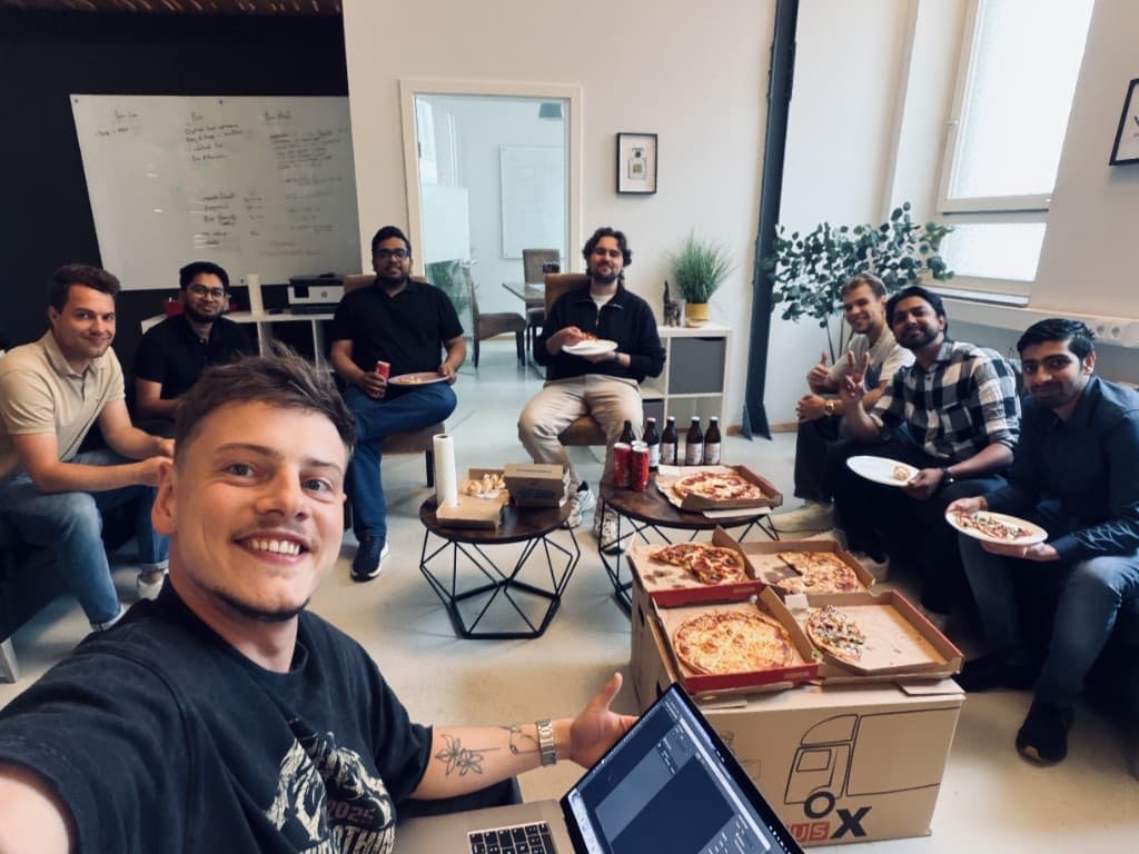 Gemeinsames Essen im Office