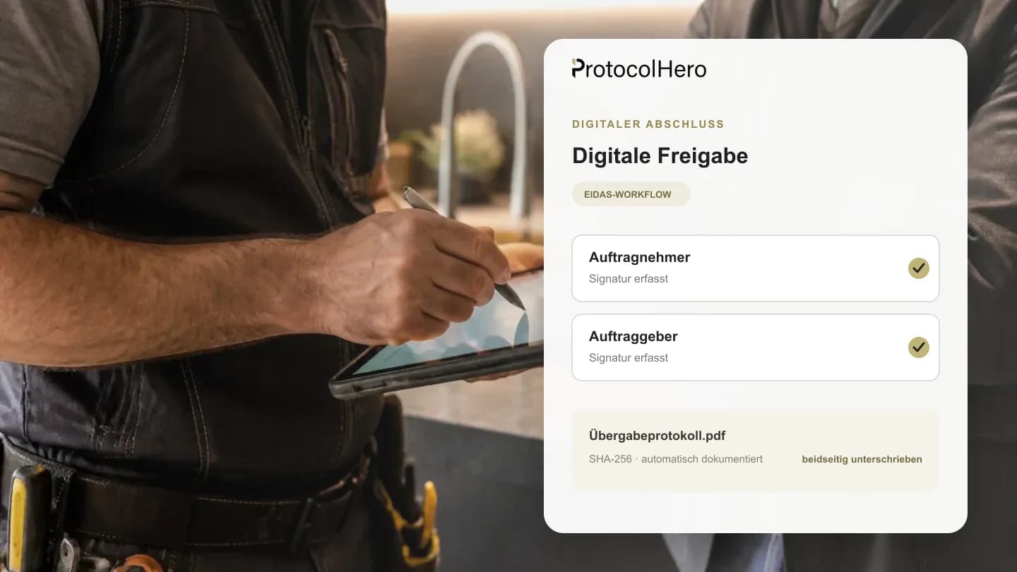 Digitaler Abschluss eines Handwerkerprotokolls auf dem Tablet